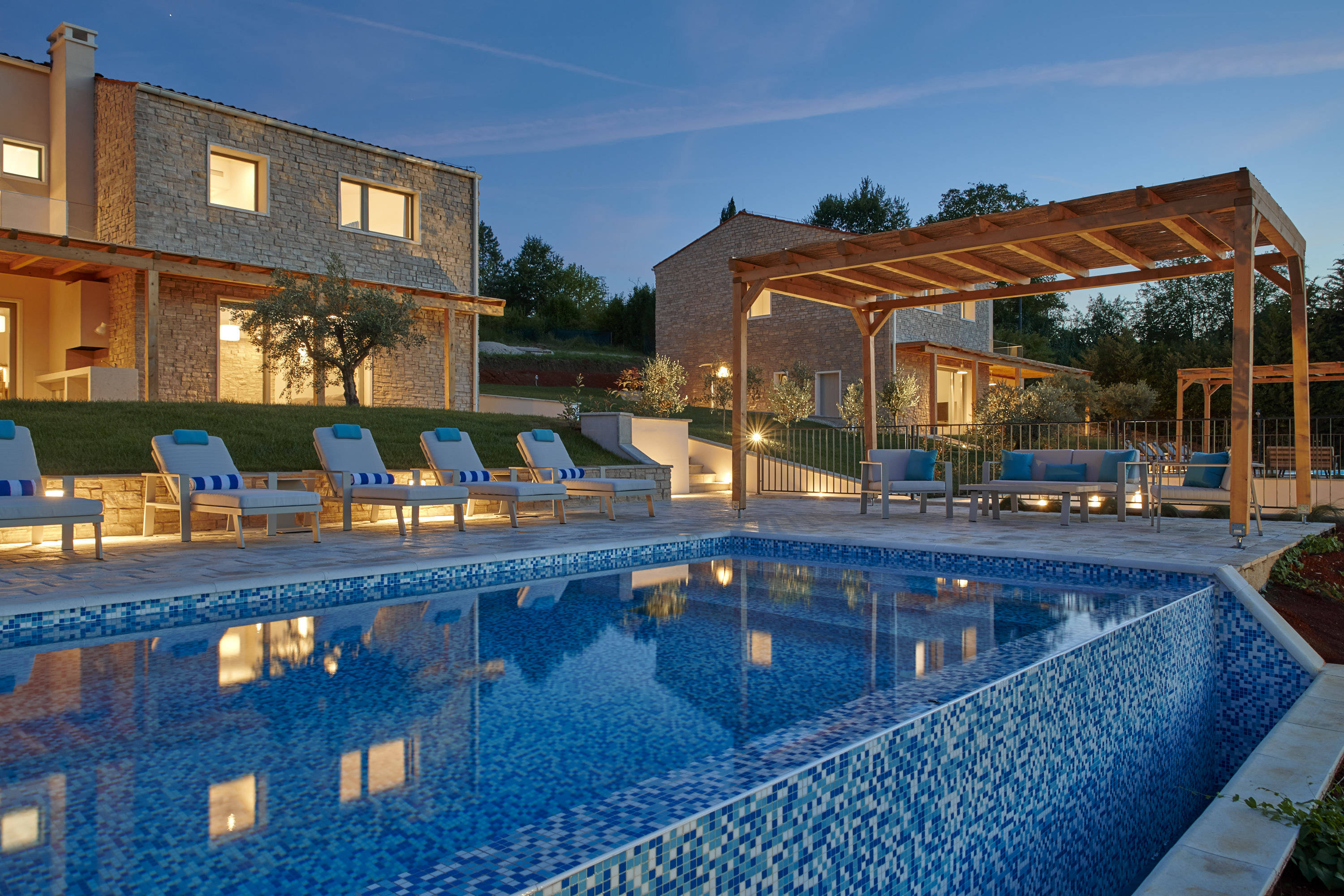 Villa Malvasia — pool at night