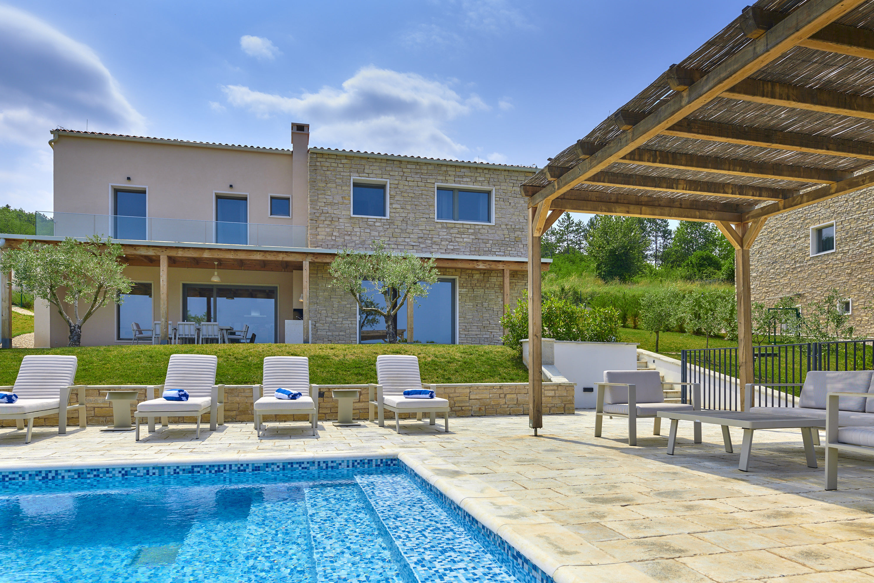 Villa Malvasia — pool at night